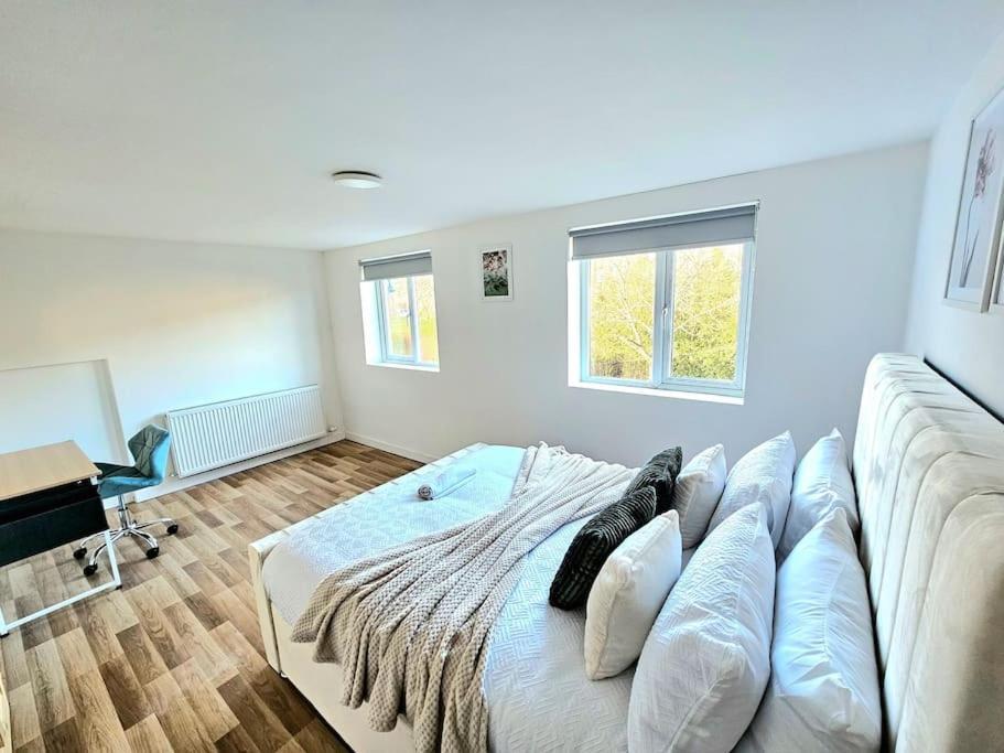 Spacious Haven With Free Parking Glasgow Extérieur photo