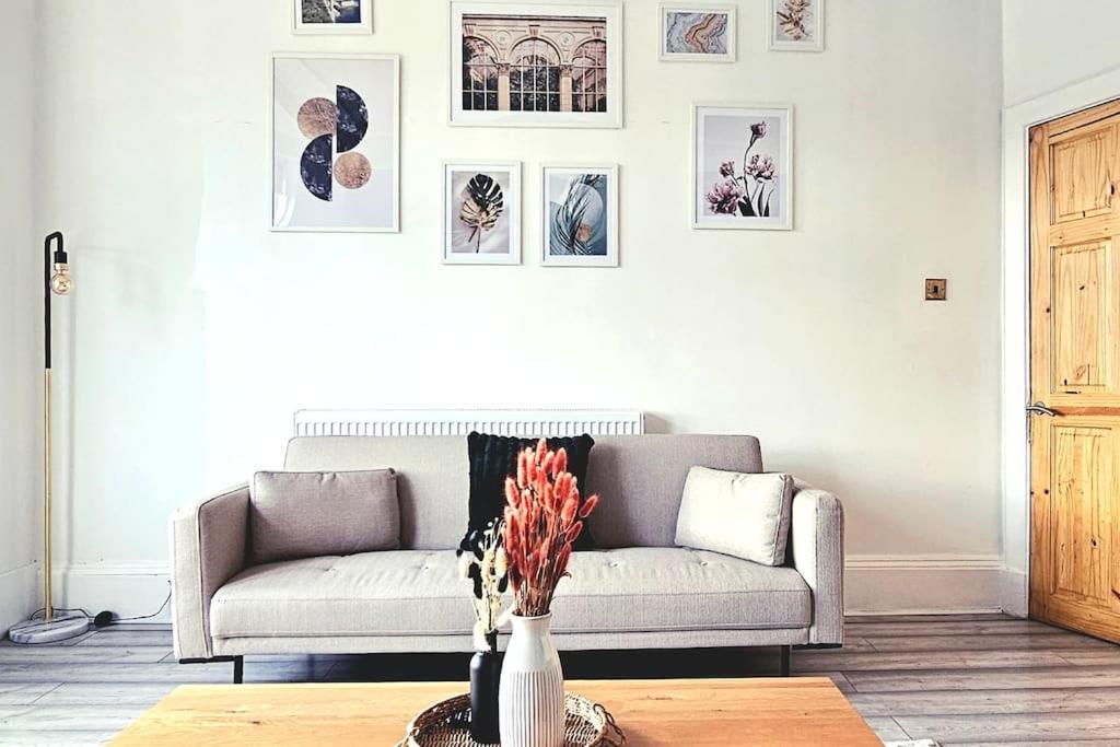 Spacious Haven With Free Parking Glasgow Extérieur photo