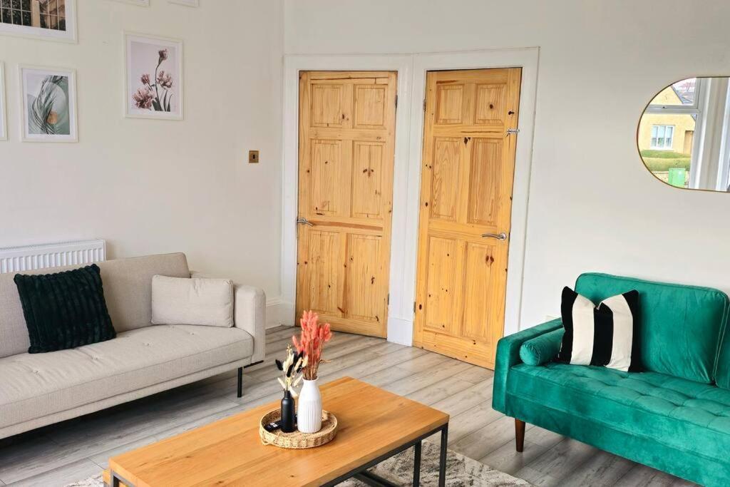 Spacious Haven With Free Parking Glasgow Extérieur photo