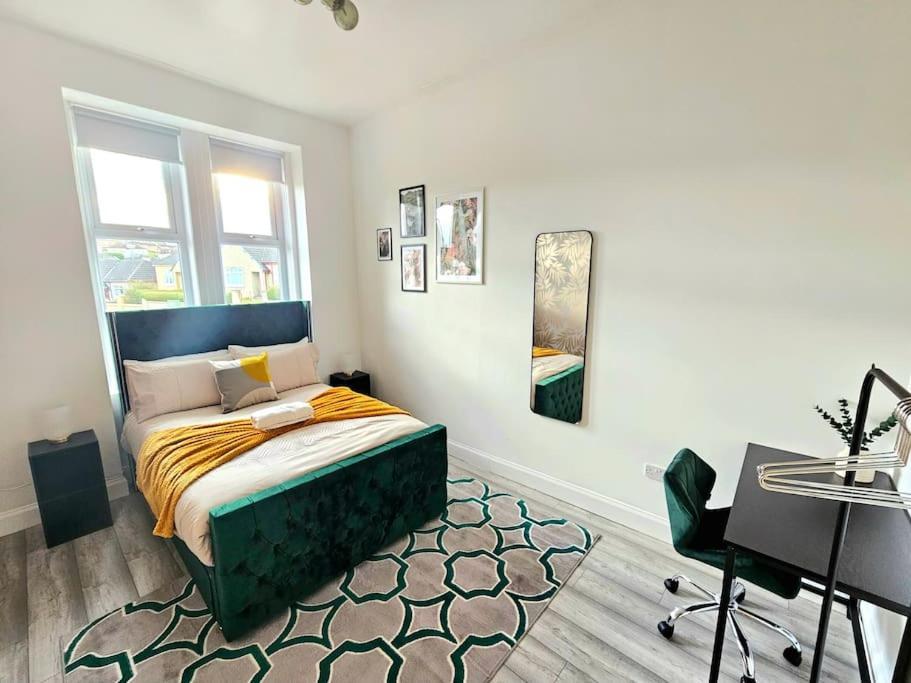 Spacious Haven With Free Parking Glasgow Extérieur photo