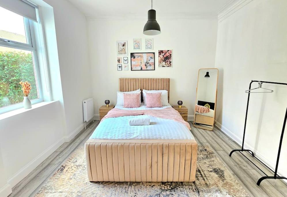 Spacious Haven With Free Parking Glasgow Extérieur photo